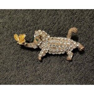 Cat Kitten Chasing Gold Dragonfly Butterfly Rhinestone Brooch Pin Green Eye
